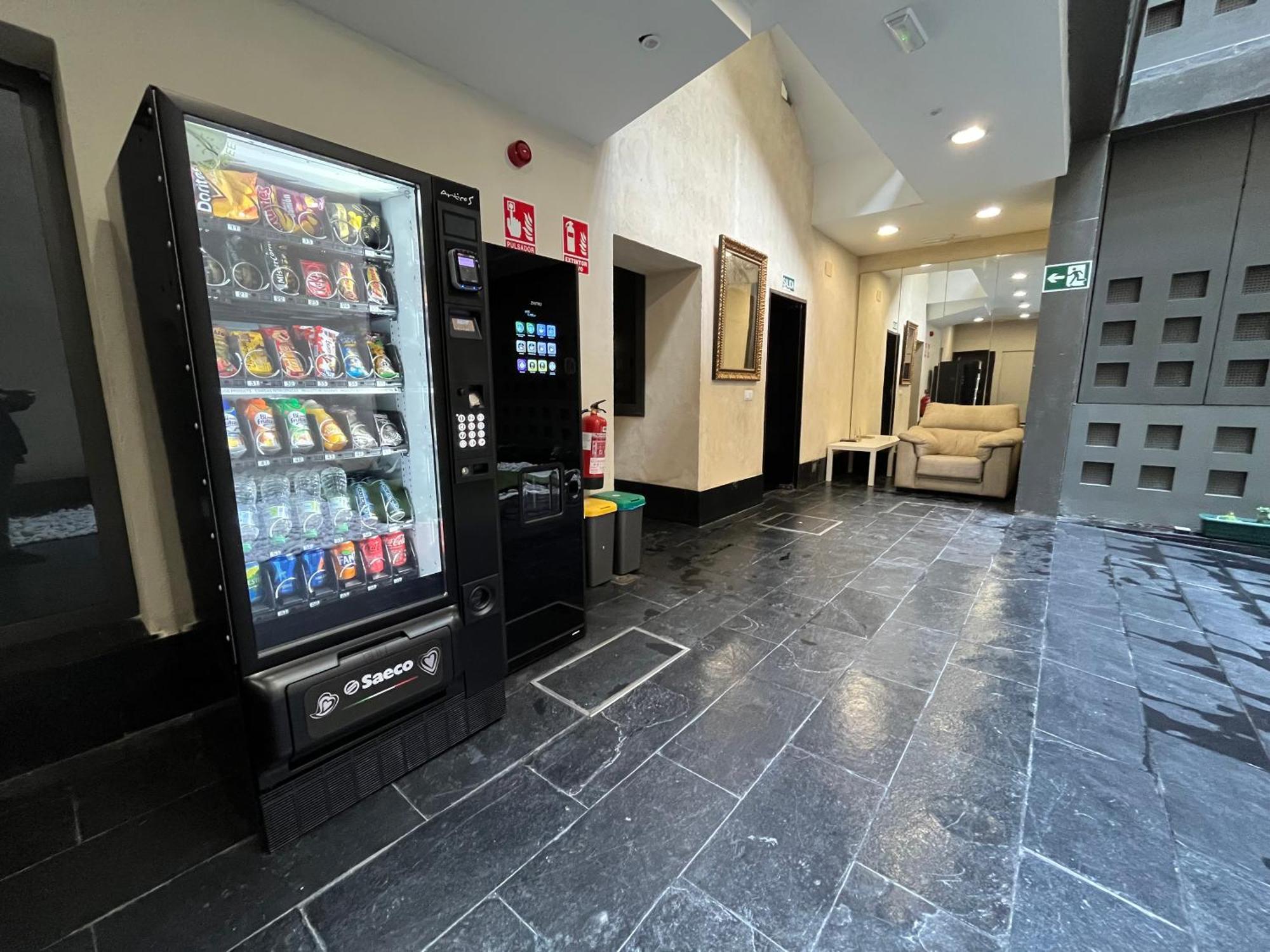 Center Sevilla Confort 4 ภายนอก รูปภาพ